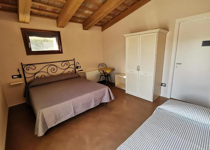 Casale Dei Cinque Colli 팜스테이